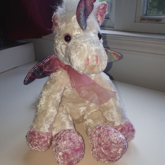 Rainbow Pegasus - Picture 1 of 5